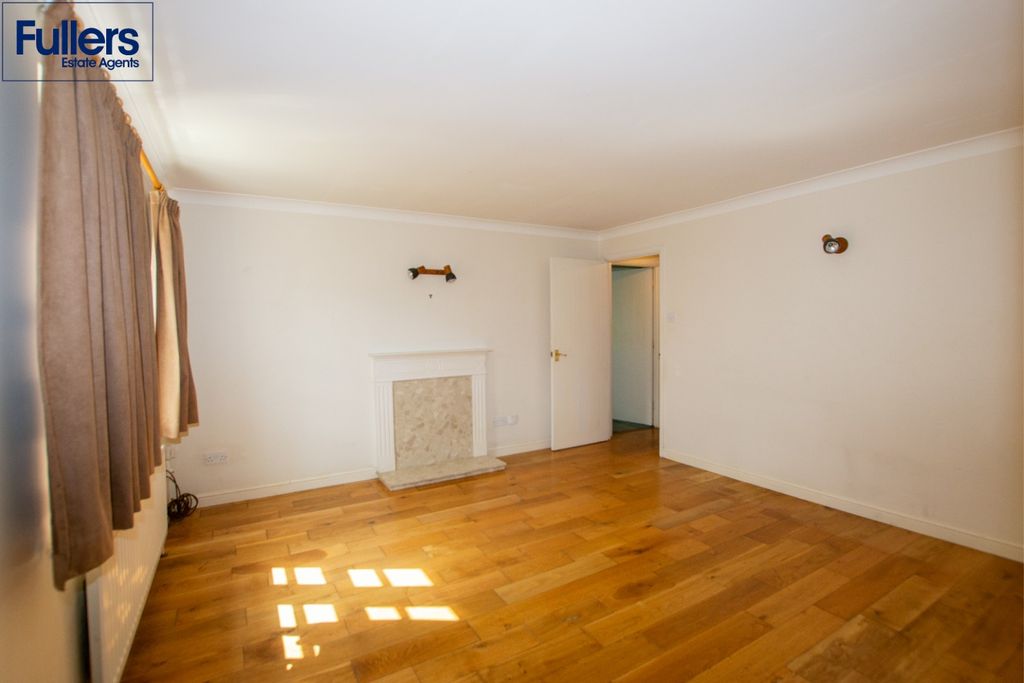 Property photo 3 of 11