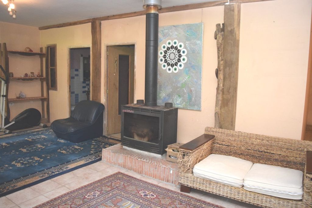 Property photo 3 of 12
