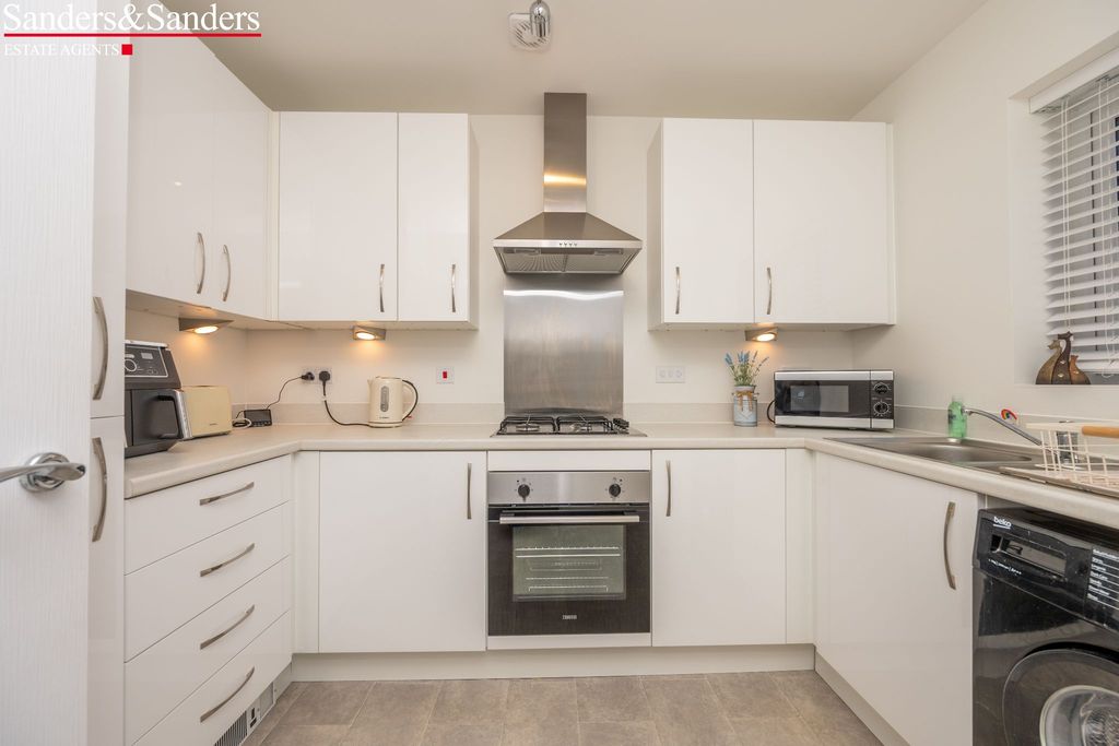 Property photo 3 of 20 Photograph 3