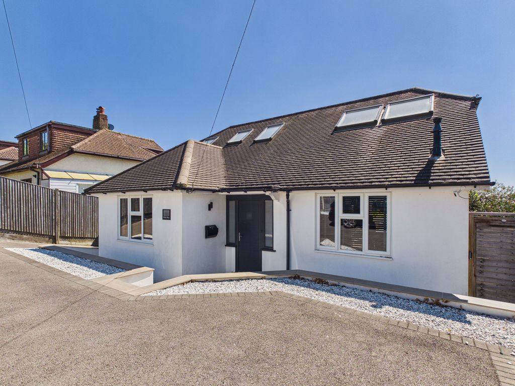 Property photo 1 of 16 External