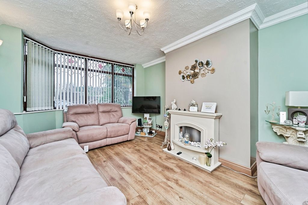 Property photo 2 of 17 Photo