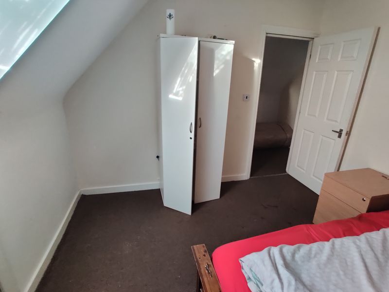 Property photo 3 of 9 Photo 8