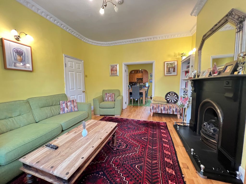 Property photo 2 of 22
