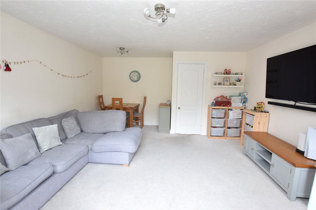 Property photo 2 of 12 Picture No. 23