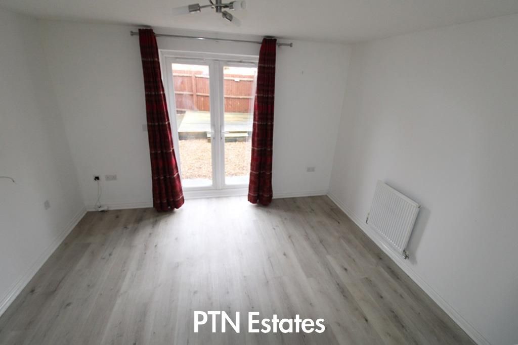 Property photo 3 of 16 Lounge