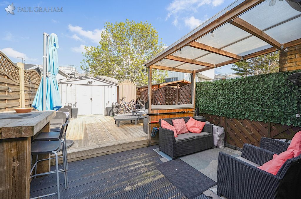 Property photo 3 of 17 Db582d27-1237-4302-Aa61-87Bc4E5Db1Af