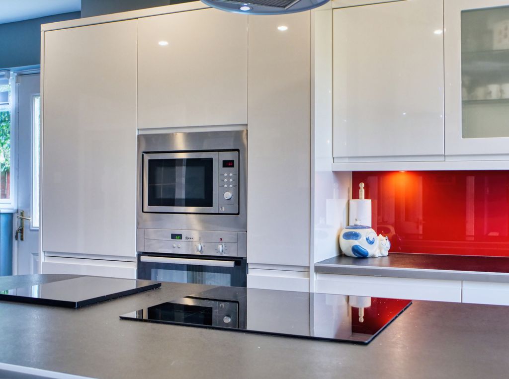 Property photo 3 of 33 Kitchen