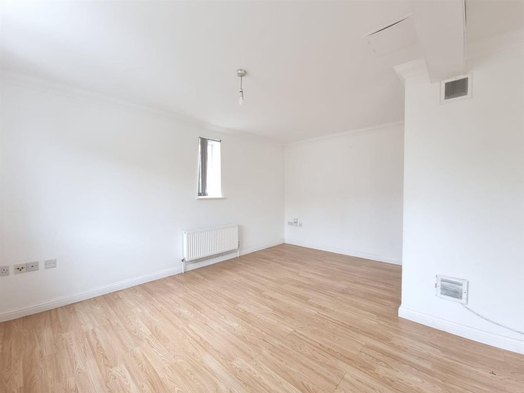 Property photo 3 of 8 03.Jpg