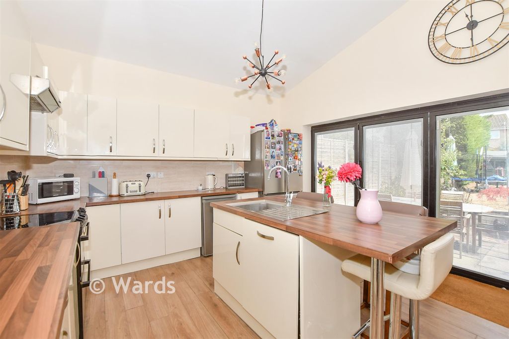 Property photo 3 of 12 Kitchen/Diner