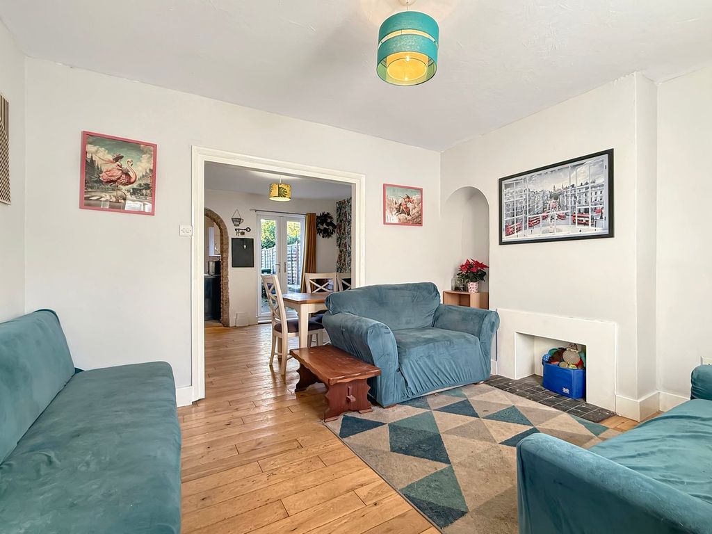 Property photo 2 of 12