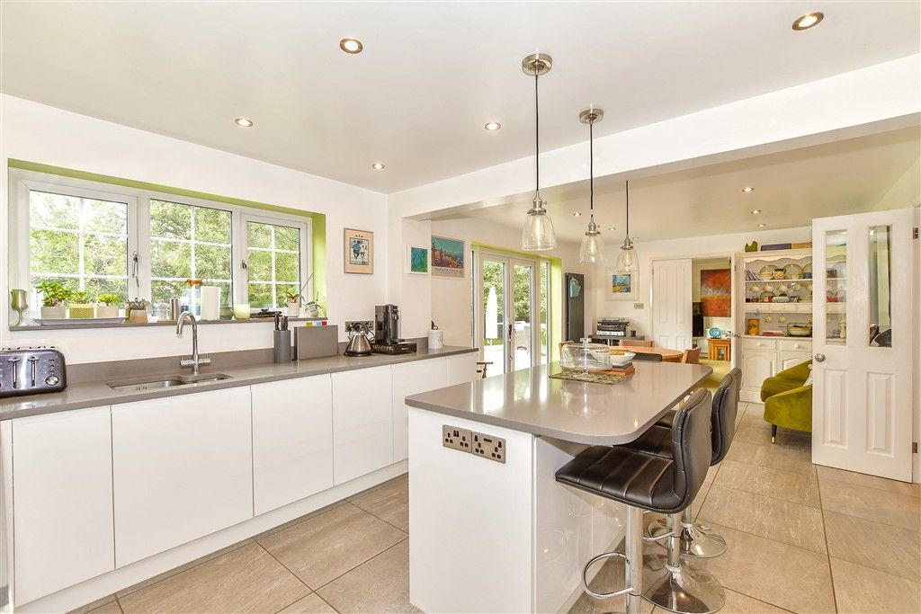 Property photo 1 of 17 Kitchen/Dining Room