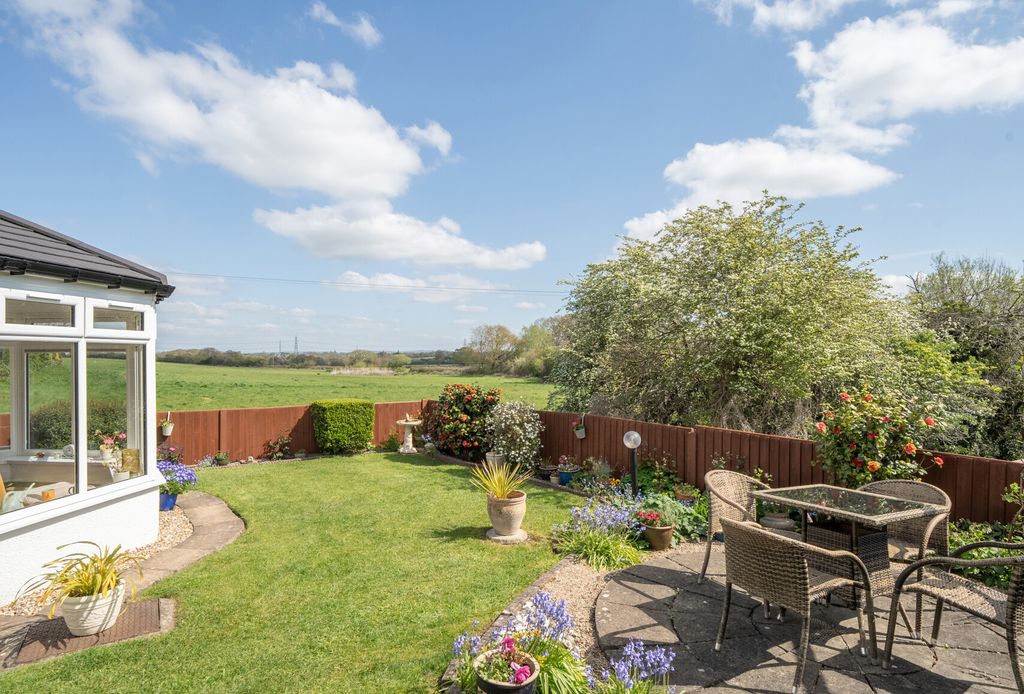 Property photo 2 of 32 1442139-10-69E75d...