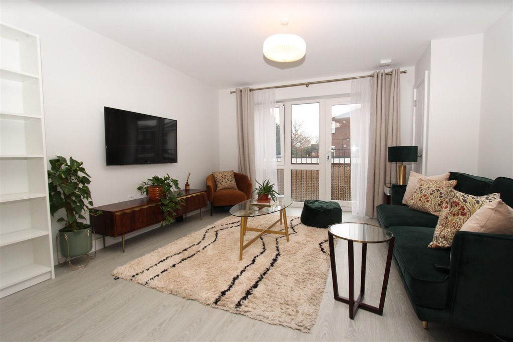 Property photo 2 of 9
