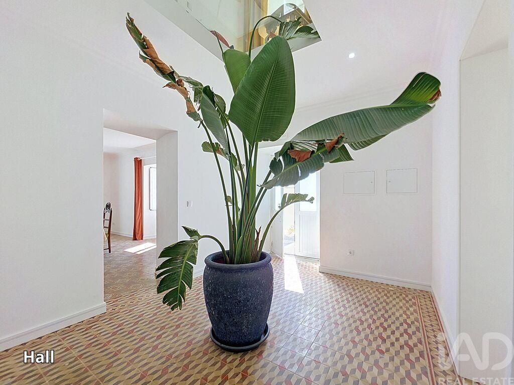 Property photo 2 of 35