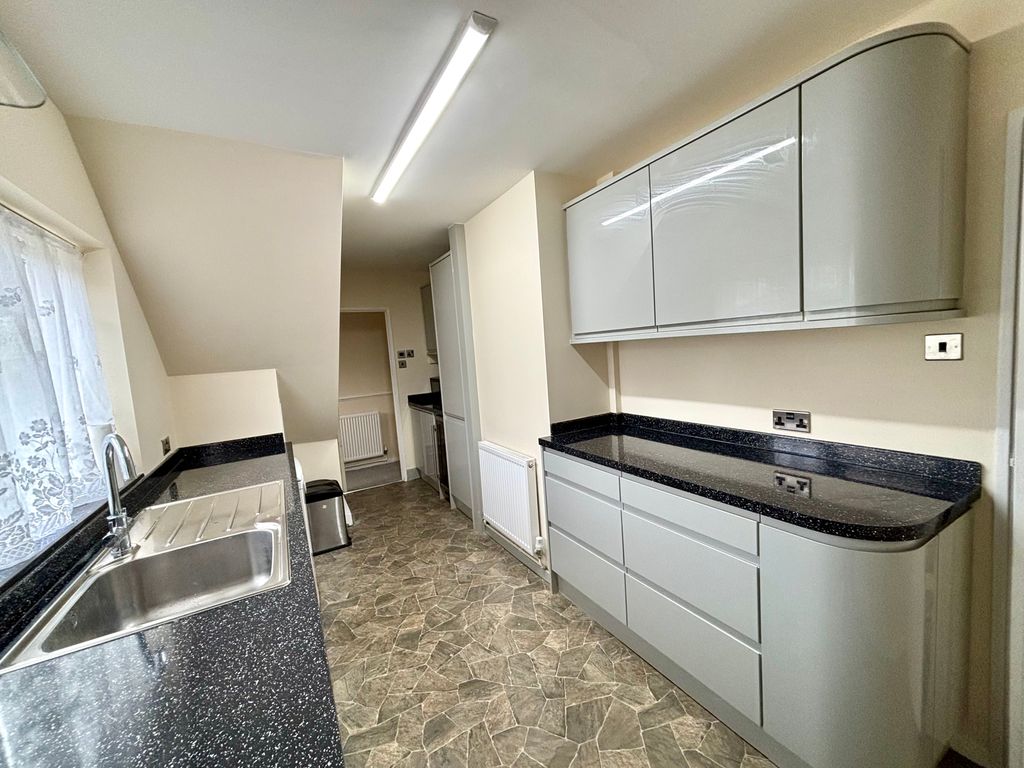 Property photo 2 of 15 Kitchen