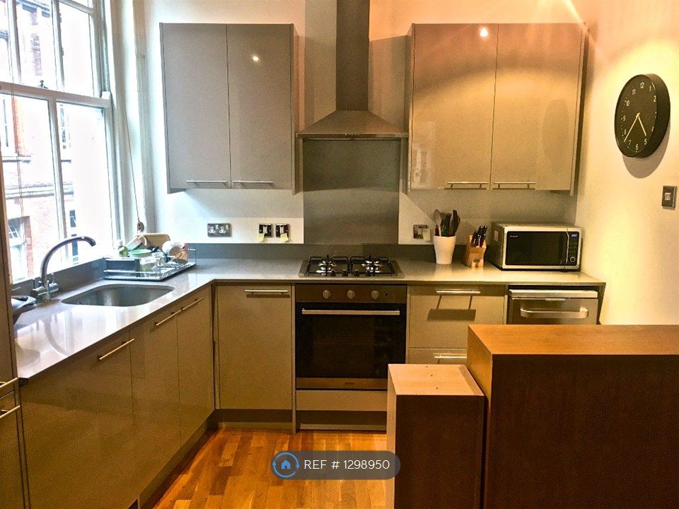 Property photo 3 of 12 Kitchen