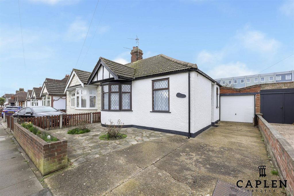 Property photo 1 of 19 4D4A8308.Jpg