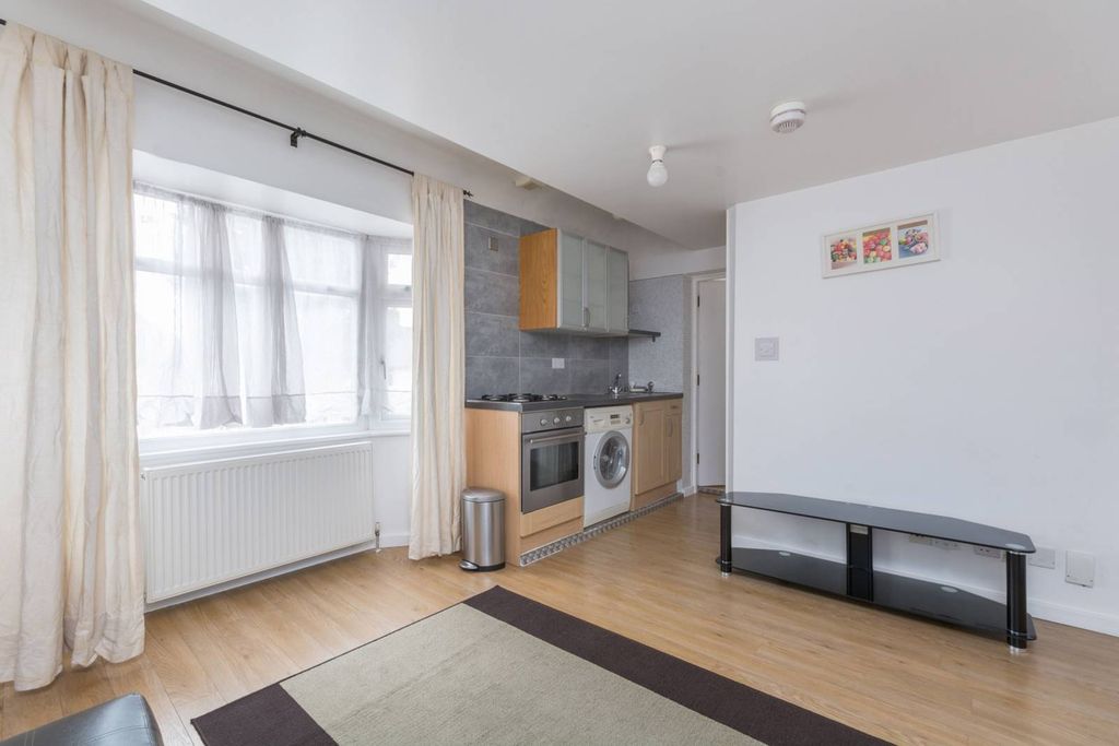 Property photo 1 of 5