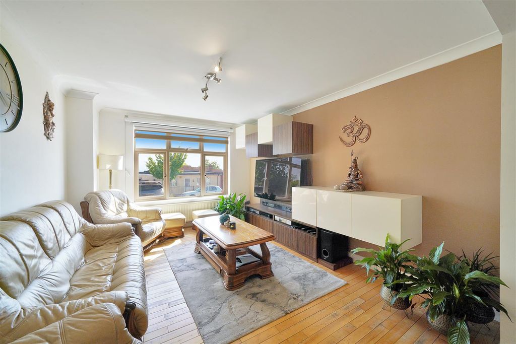 Property photo 3 of 15 26 Northwood Gardens - Xhwl20Hj1Yyviazxbx9Z.Jpg