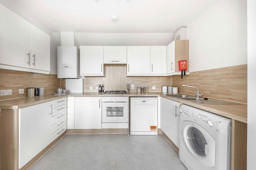 Property photo 2 of 5