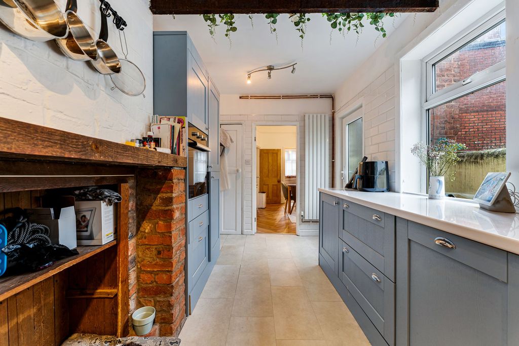 Property photo 3 of 24