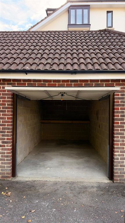 Property photo 1 of 1 Garage.Jpg