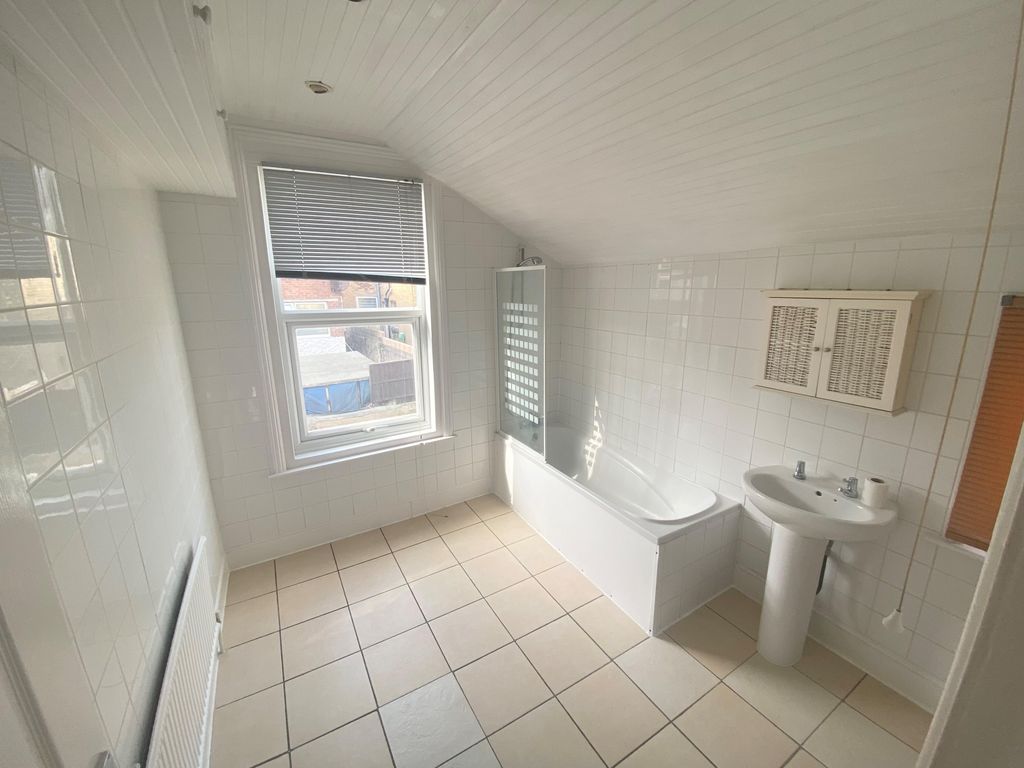 Property photo 3 of 11 Bedroom