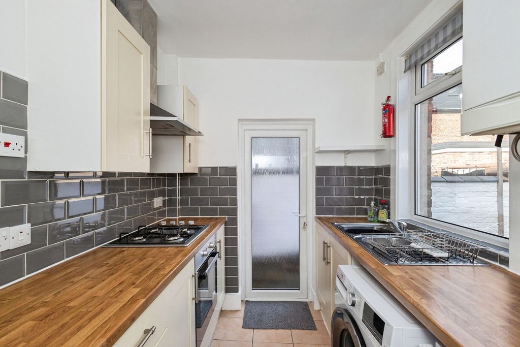 Property photo 2 of 17 Photo
