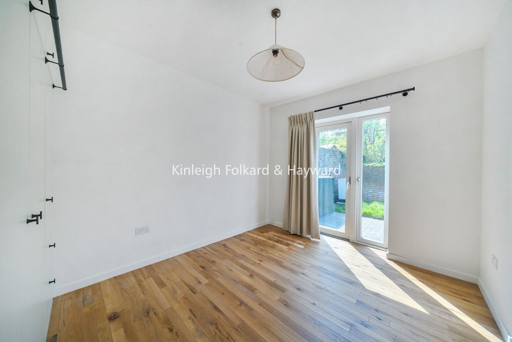 Property photo 2 of 10 Picture No. 14