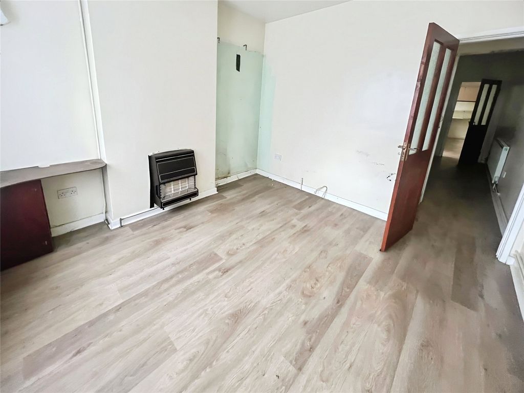 Property photo 3 of 9 Front Lounge