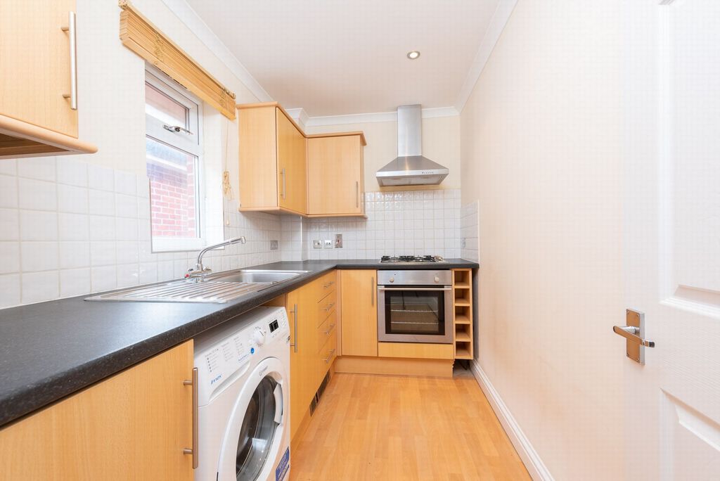 Property photo 2 of 7 Kitchen