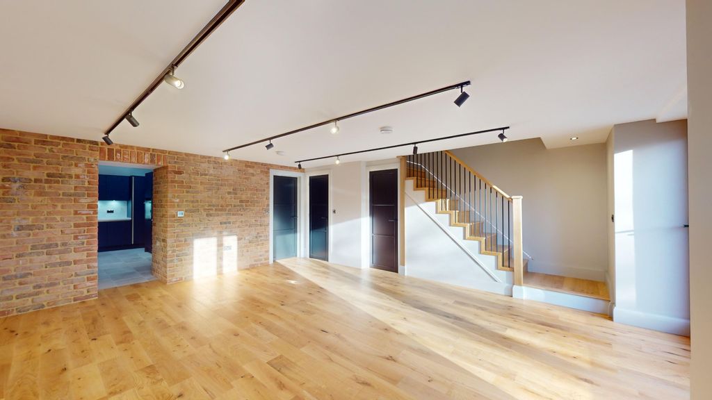 Property photo 2 of 19 3390203