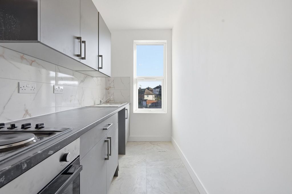 Property photo 2 of 53