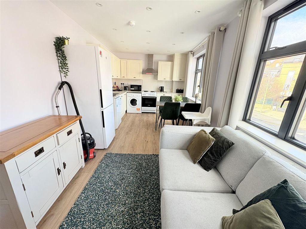 Property photo 3 of 10 Img_2440.Jpg