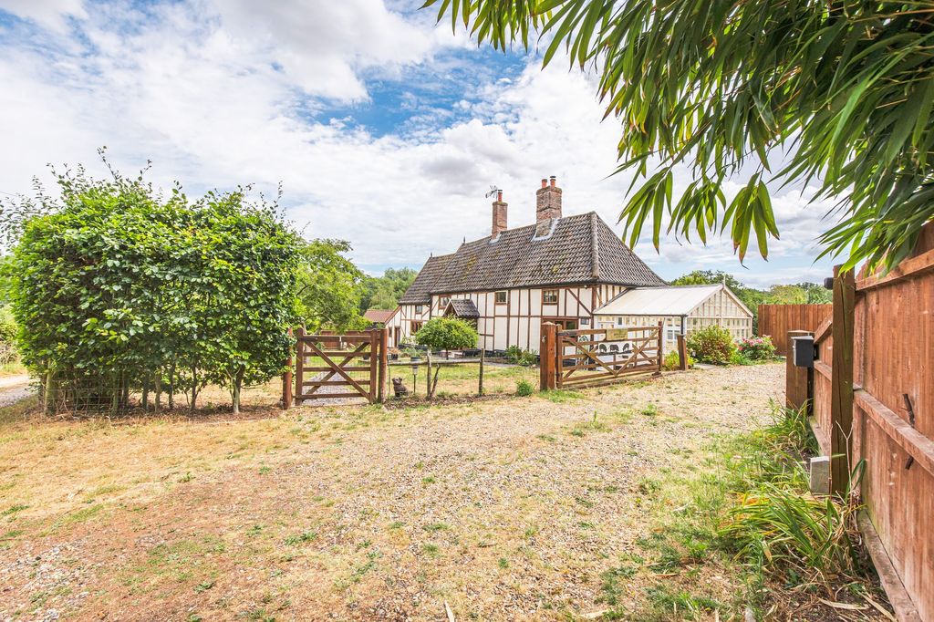 Property photo 2 of 19