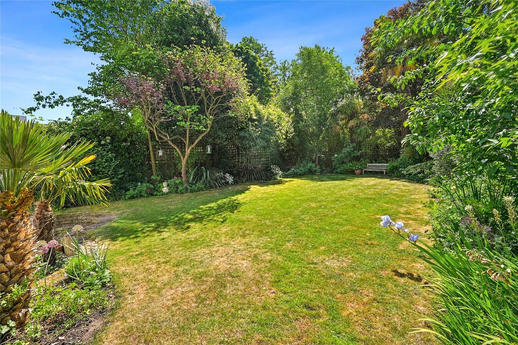 Property photo 3 of 20 Garden