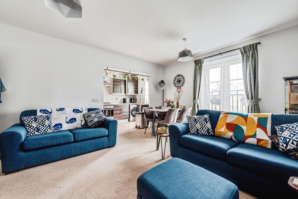 Property photo 3 of 17 Pbox-Img.Jpg