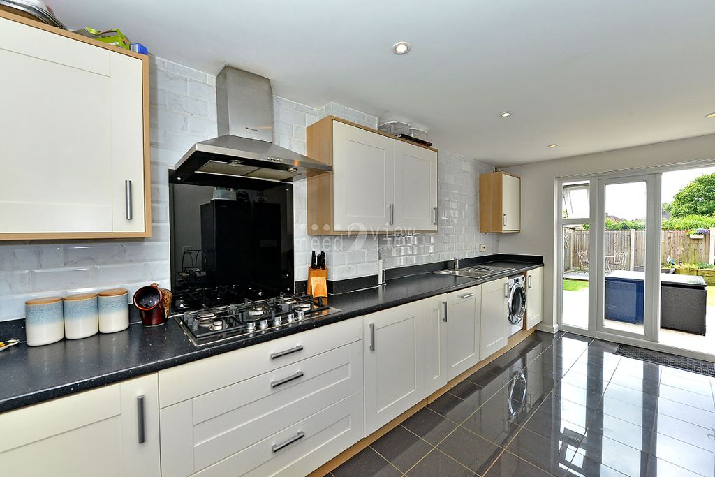 Property photo 2 of 37