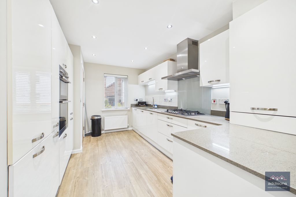 Property photo 3 of 25 Photo 16