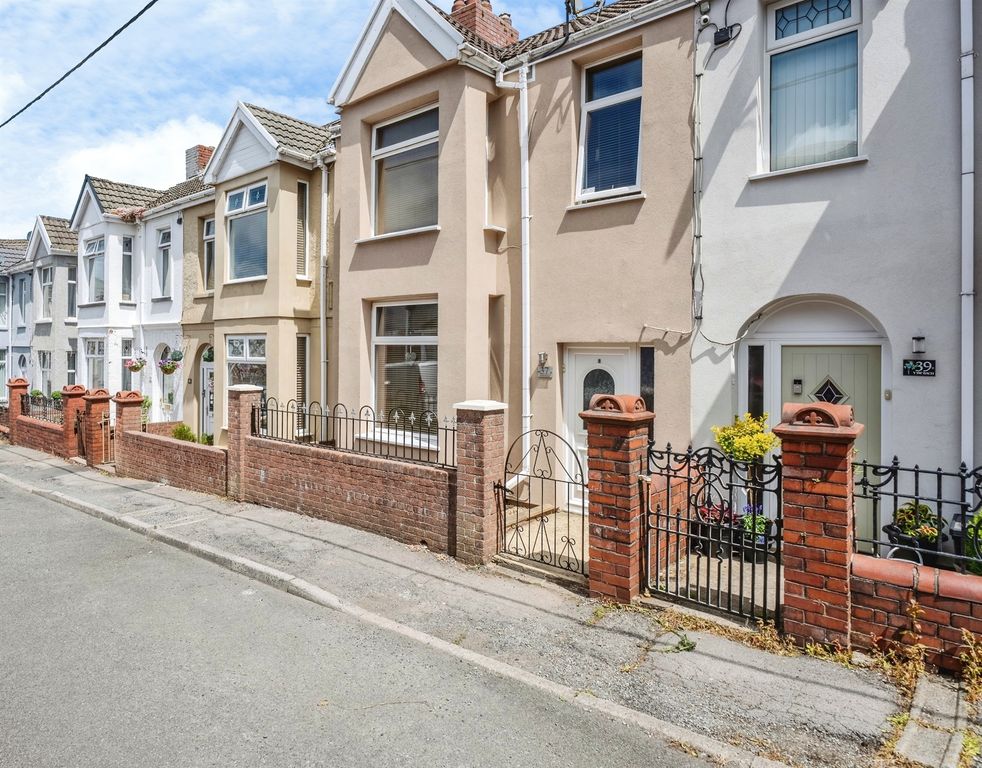 Property photo 1 of 37