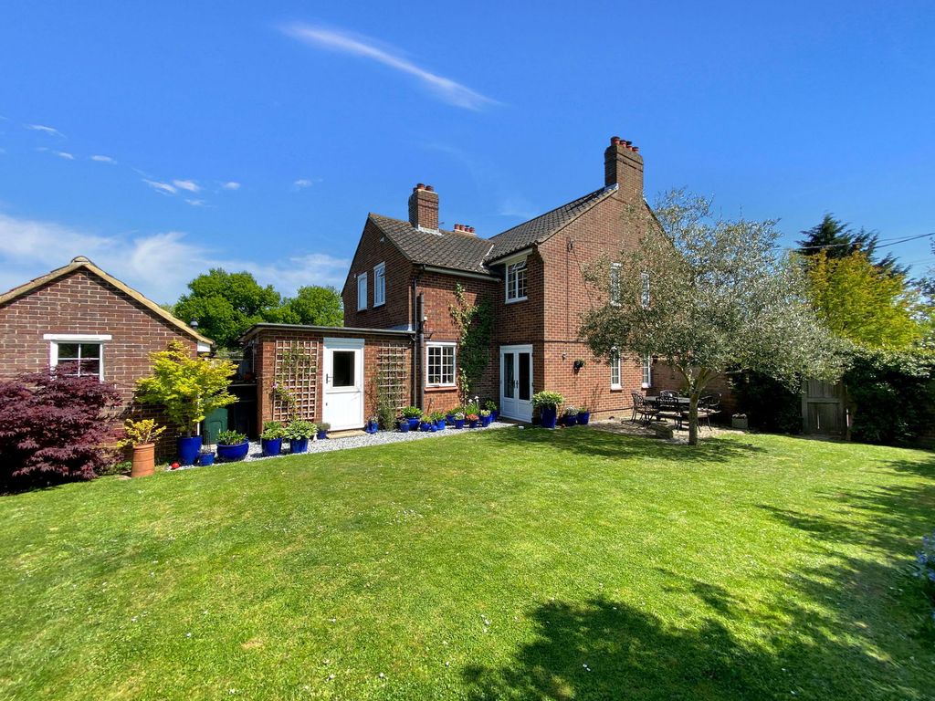 Property photo 1 of 32