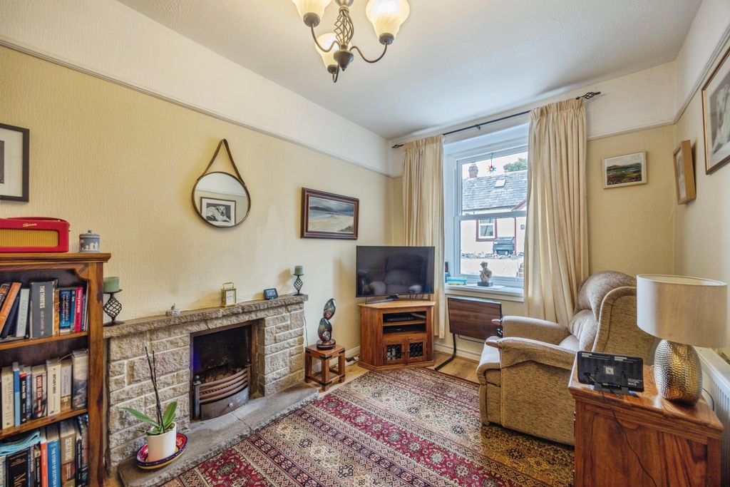 Property photo 2 of 28 Living Room