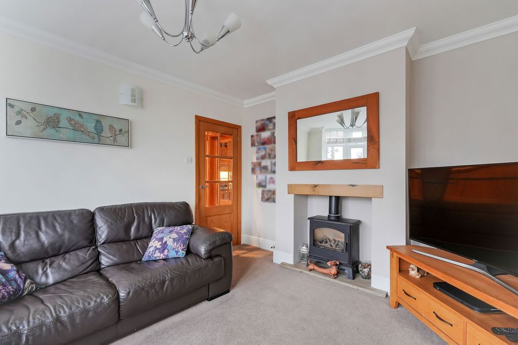 Property photo 2 of 33