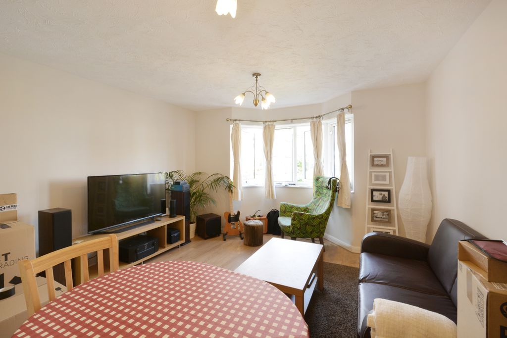 Property photo 2 of 8