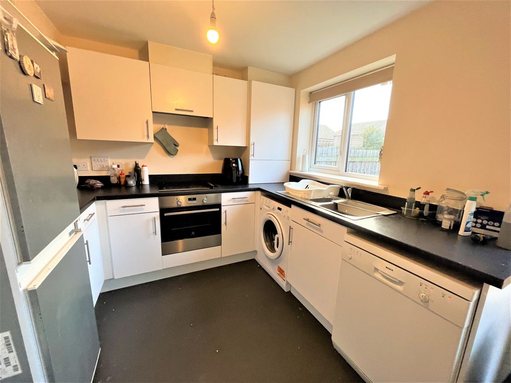 Property photo 2 of 9 Kitchen