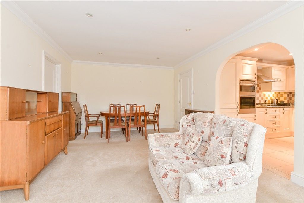 Property photo 1 of 15 Lounge/Diner