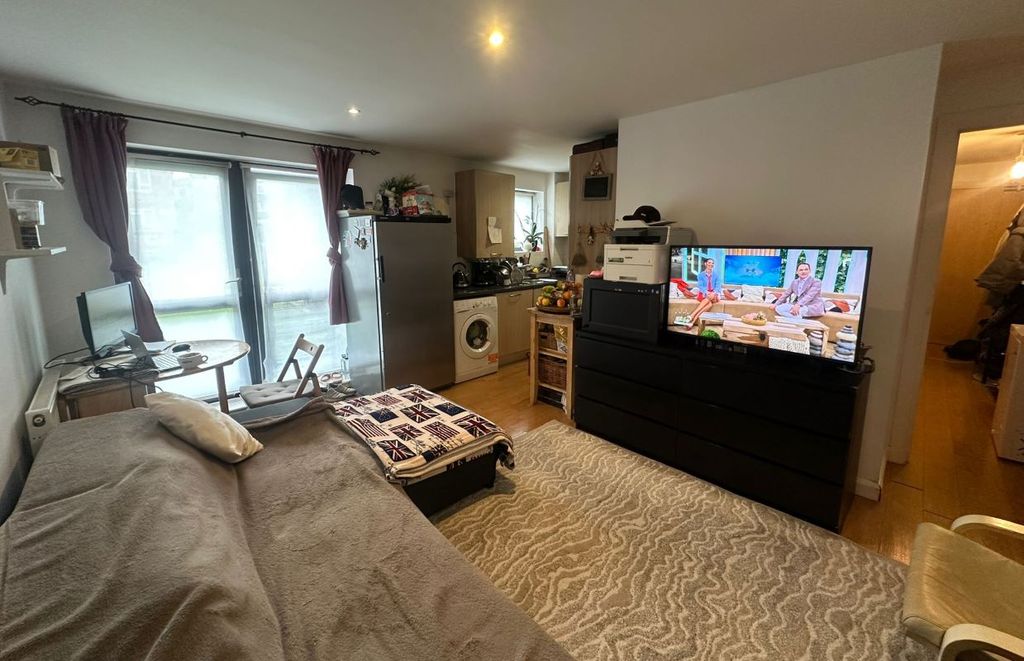 Property photo 3 of 6