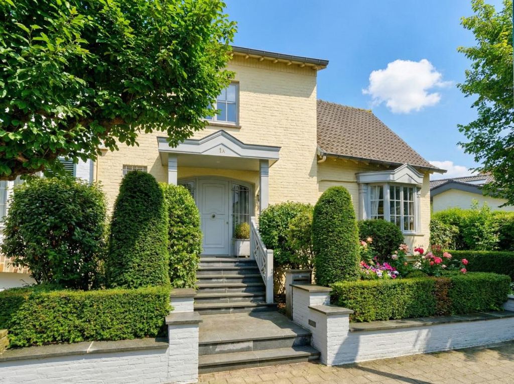 Property photo 1 of 20