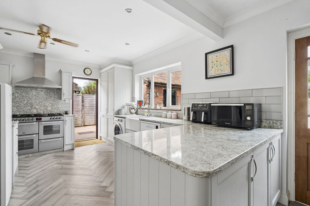 Property photo 2 of 24