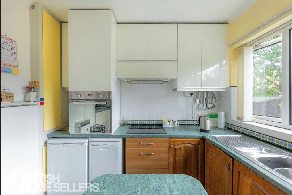 Property photo 2 of 28 Picture No. 60